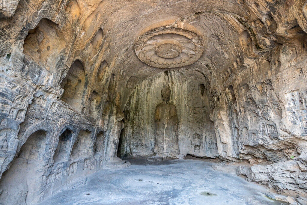 hang động Long Môn 