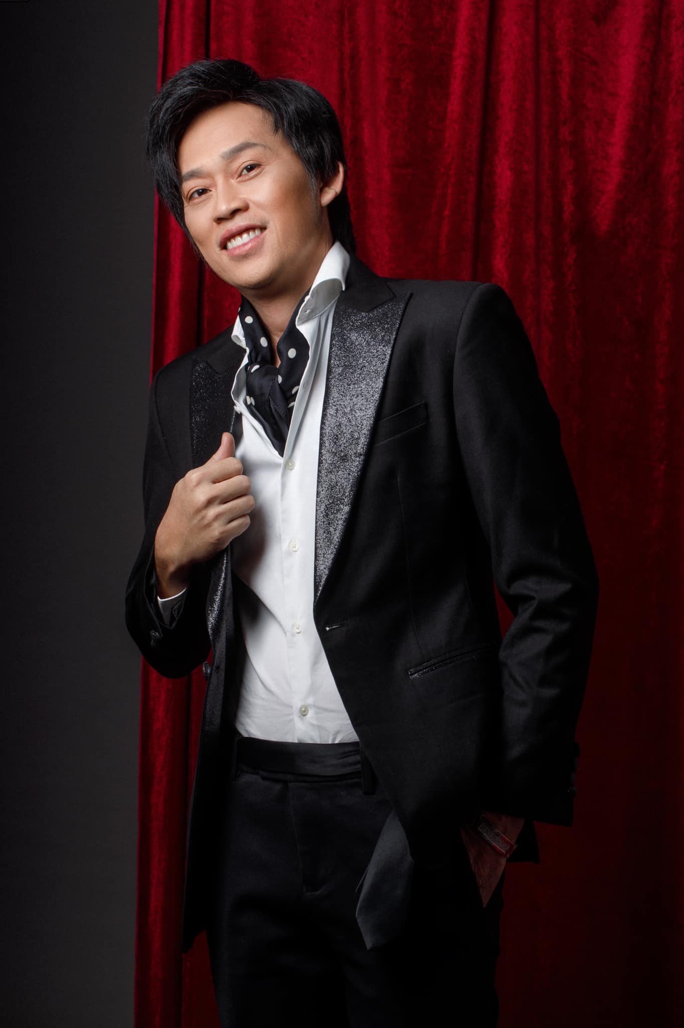 Hoài Linh đóng MV ca nhạc