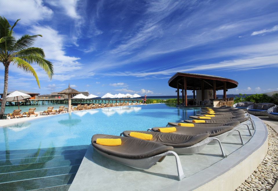 Centara Ras Fushi Resort & Spa Maldives, xem đánh giá và giá phòng |  Trip.com
