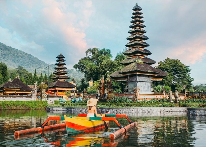 tour du lịch Bali - Đền Ulun Danu