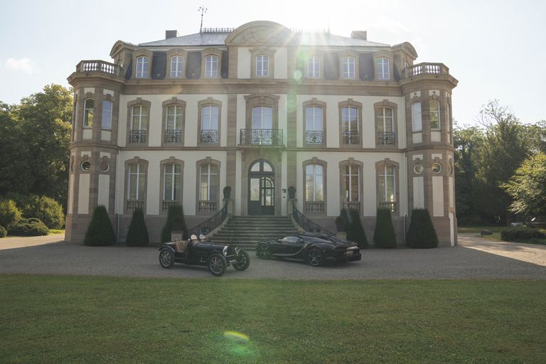 The Château là bộ mặt văn hóa của Bugatti trong gần một thế kỷ qua - Ảnh: Car and Driver