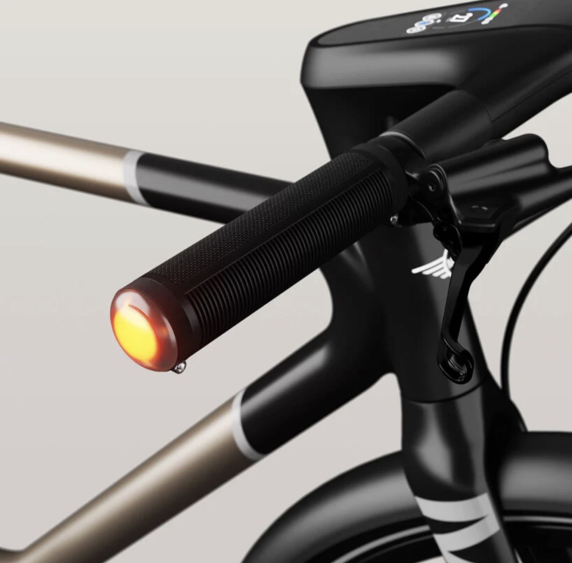 Phía trước xe đạp điện E-Bike có một màn hình cảm ứng 2,4 inch