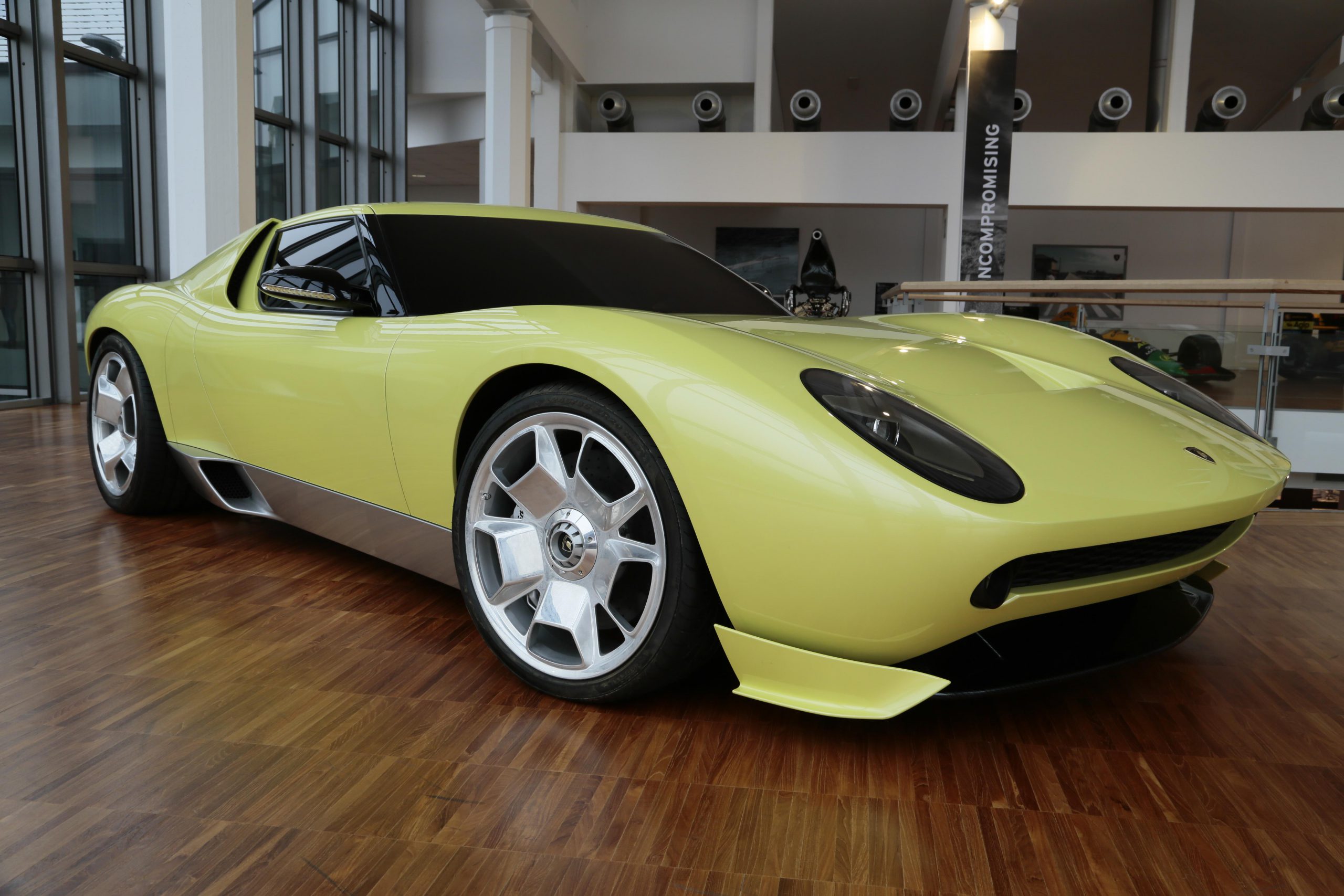60 năm Automobili Lamborghini: Những mẫu xe theo dòng thời gian (Phần 1)