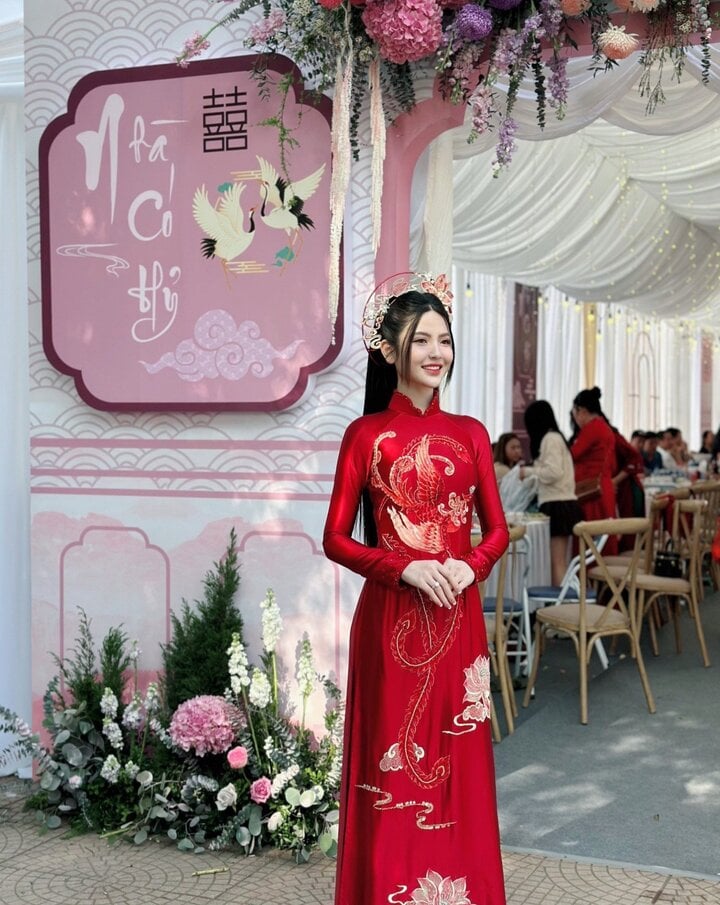 Cô dâu Chu Thanh Huyền đẹp lộng lẫy chờ chú rể Quang Hải