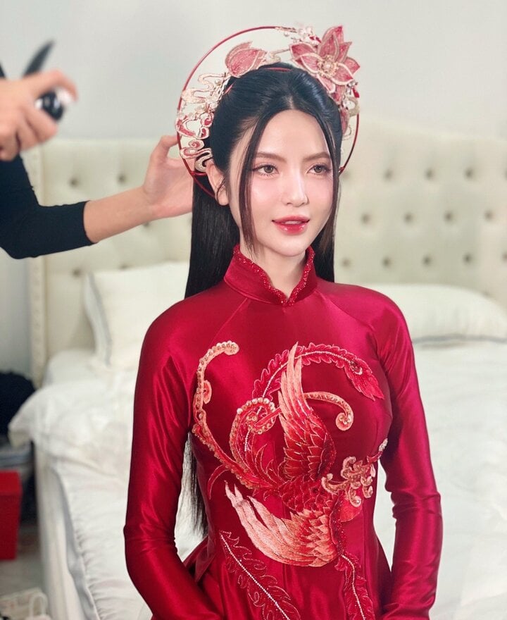 Cô dâu Chu Thanh Huyền đẹp lộng lẫy chờ chú rể Quang Hải
