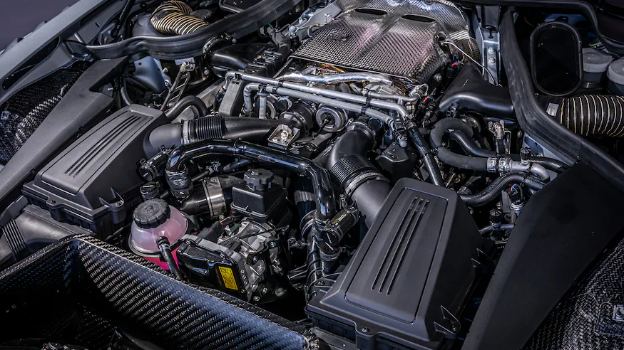 Vạn lý tốc độ - hơi thở của mãnh thú Mercedes-AMG GT2 697 mã lực
