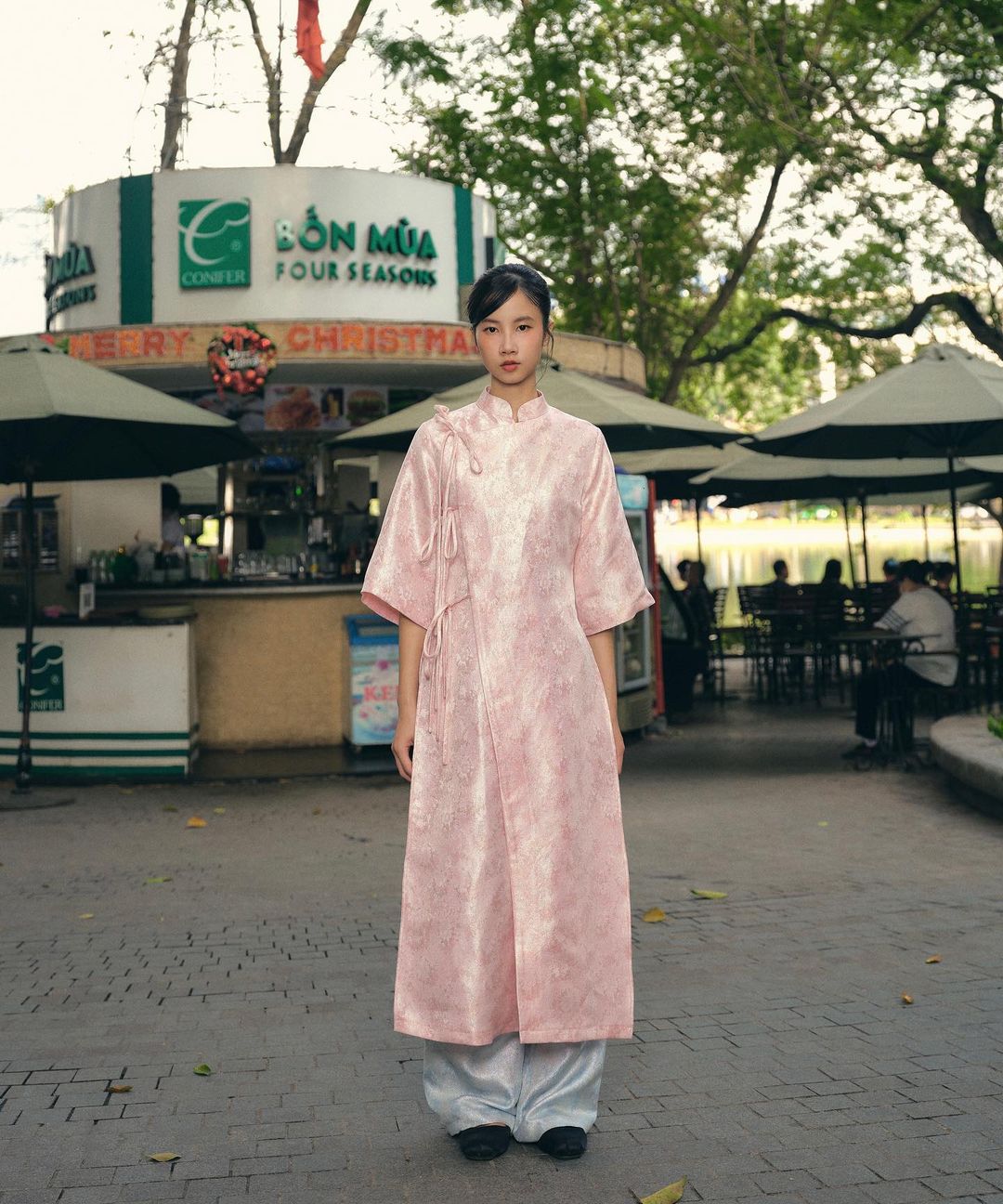 Các local brand áo dài Việt Nam: Hành trình thăng hoa qua hình bóng áo dài