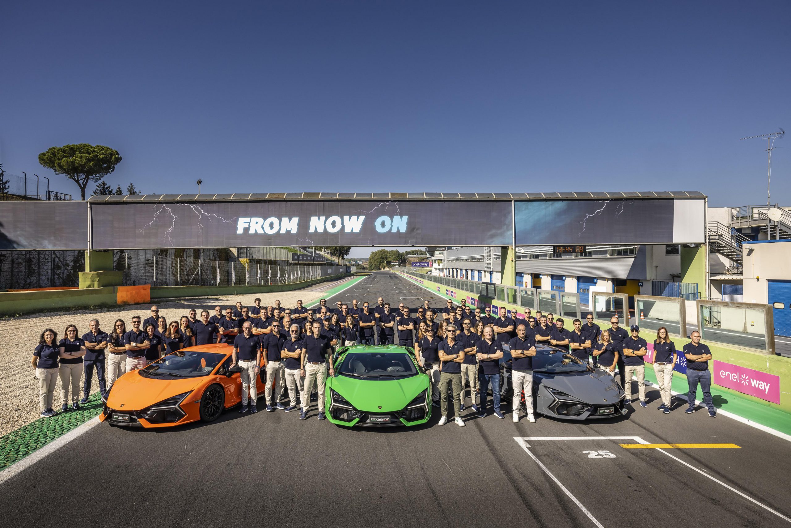 Cột mốc lịch sử của Lamborghini: hơn 10.000 xe được bàn giao