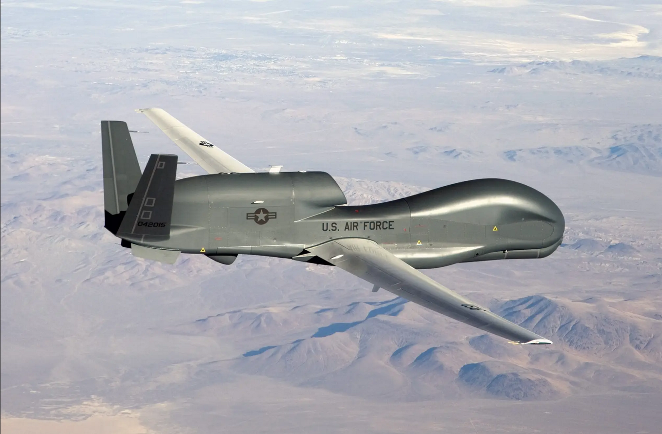 Triều Tiên khoe 2 mẫu UAV giống "Ác điểu" và "Thần chết" của Mỹ