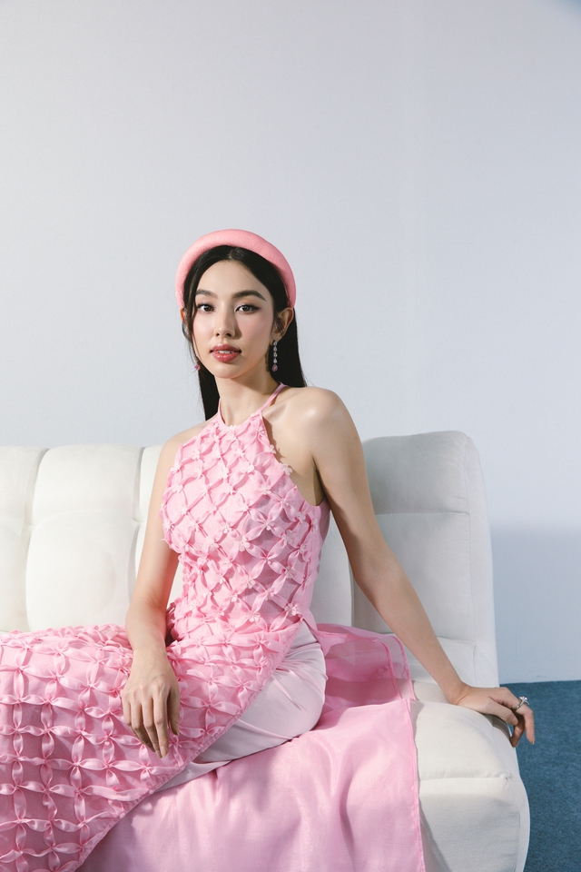 Hoa hậu Thuỳ Tiên: "Gia đình tôi chưa bao giờ đặt câu hỏi về chuyện 