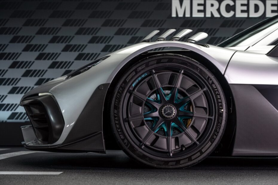 “Siêu phẩm” Mercedes-AMG One đầu tiên lên sàn xe cũ