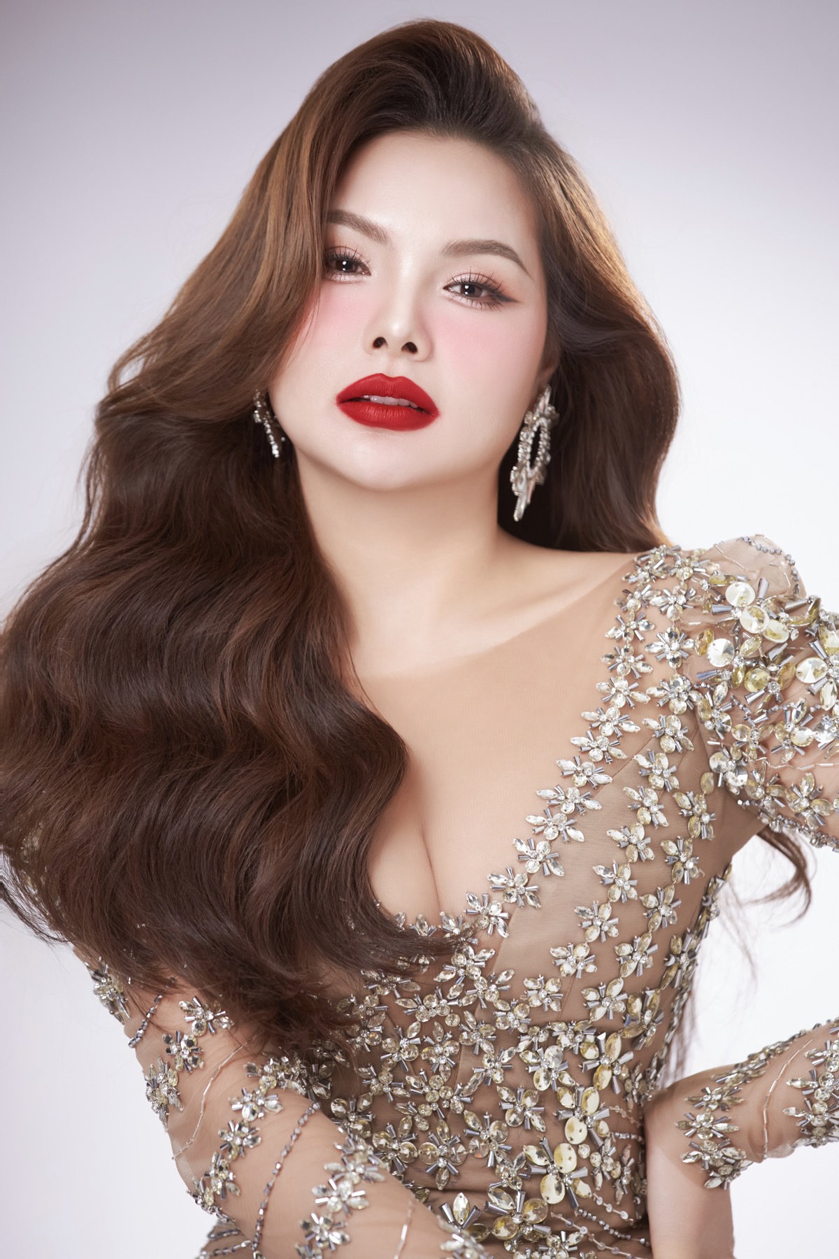 Ngọc Trang chính thức đại diện Mrs. Globe Việt Nam 2024 dự thi Mrs Globe 2024 tại đảo Hải Nam - Trung Quốc