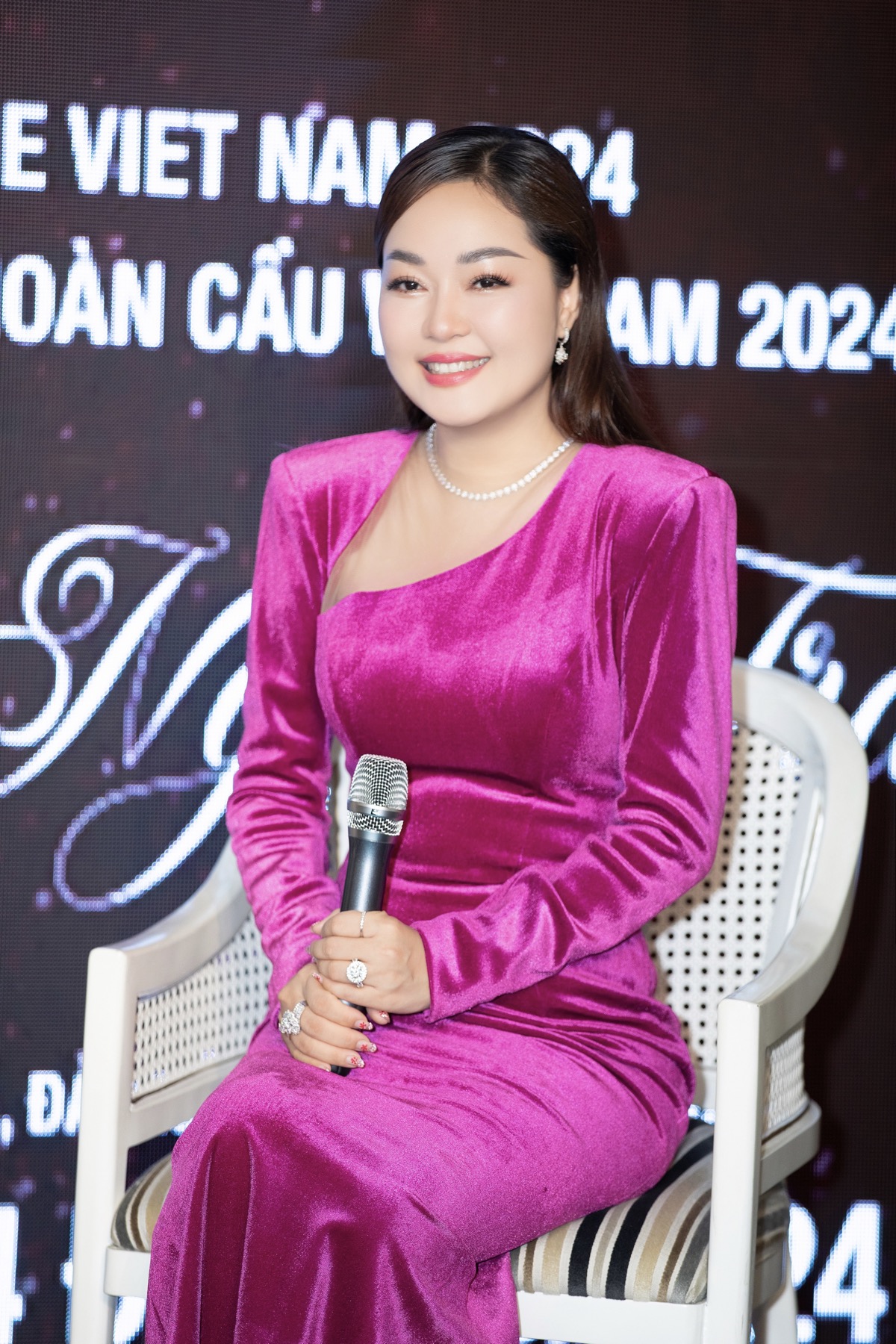 Mrs Globe Vietnam 2024
