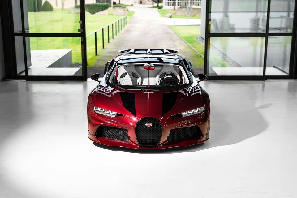 Bugatti bàn giao Chiron Super Sport lấy chủ đề năm Rồng cho một khách hàng tại Singapore