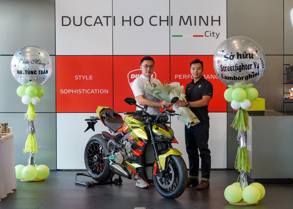 Ducati Streetfighter V4 Lamborghini - mô tô giá hơn 2 tỉ đồng về tay ba khách hàng Việt Nam