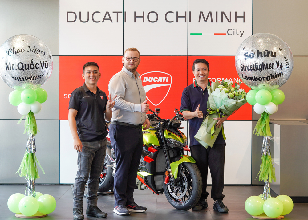 Ducati Streetfighter V4 Lamborghini - mô tô giá hơn 2 tỉ đồng về tay ba khách hàng Việt Nam