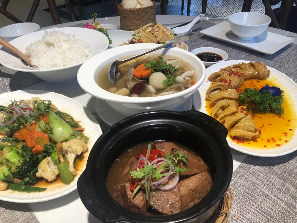 7 nhà hàng chay ngon với ẩm thực đẹp mắt ở Sài Gòn