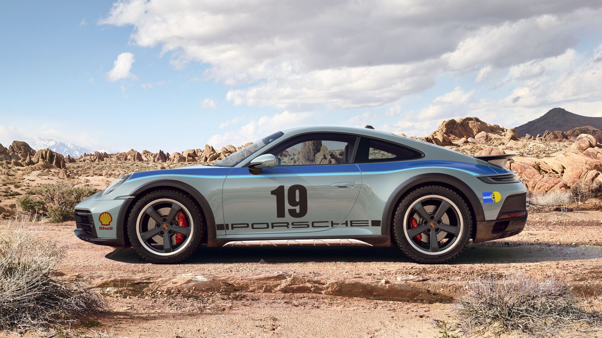 Đại gia Sài Gòn mang dàn xe hơn 45 tỷ đi phượt Tây Bắc, có Porsche 911 Dakar
