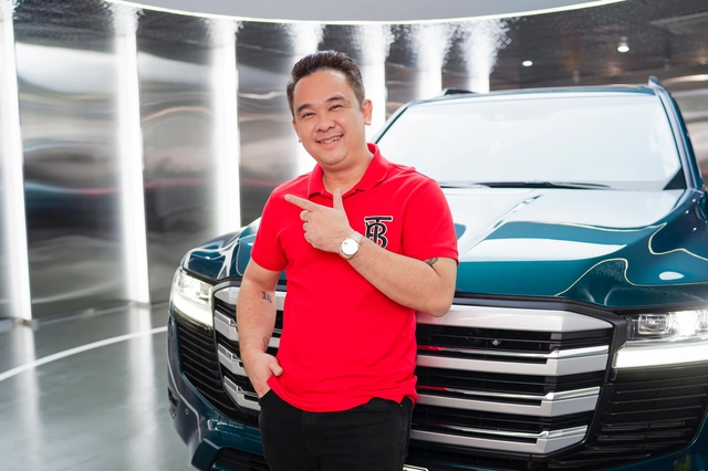 Trấn Thành mua xe 2 tỷ rồi giao hết cho Mr. Xuân Hoàn “độ” lại, netizen nói phí tiền còn người trong cuộc nói sao?