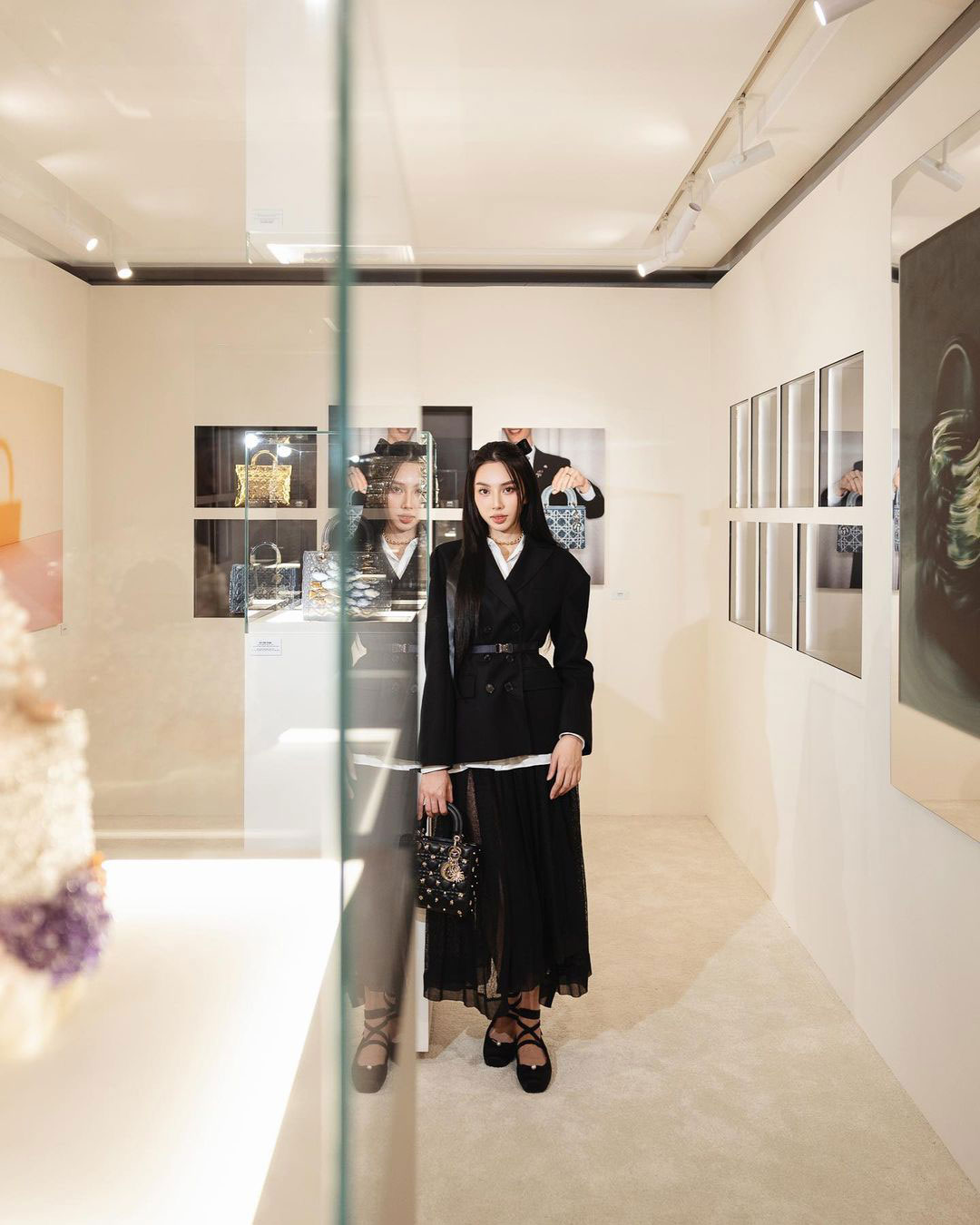 Các nghệ sĩ Việt hào hứng check-in triển lãm Lady Dior House