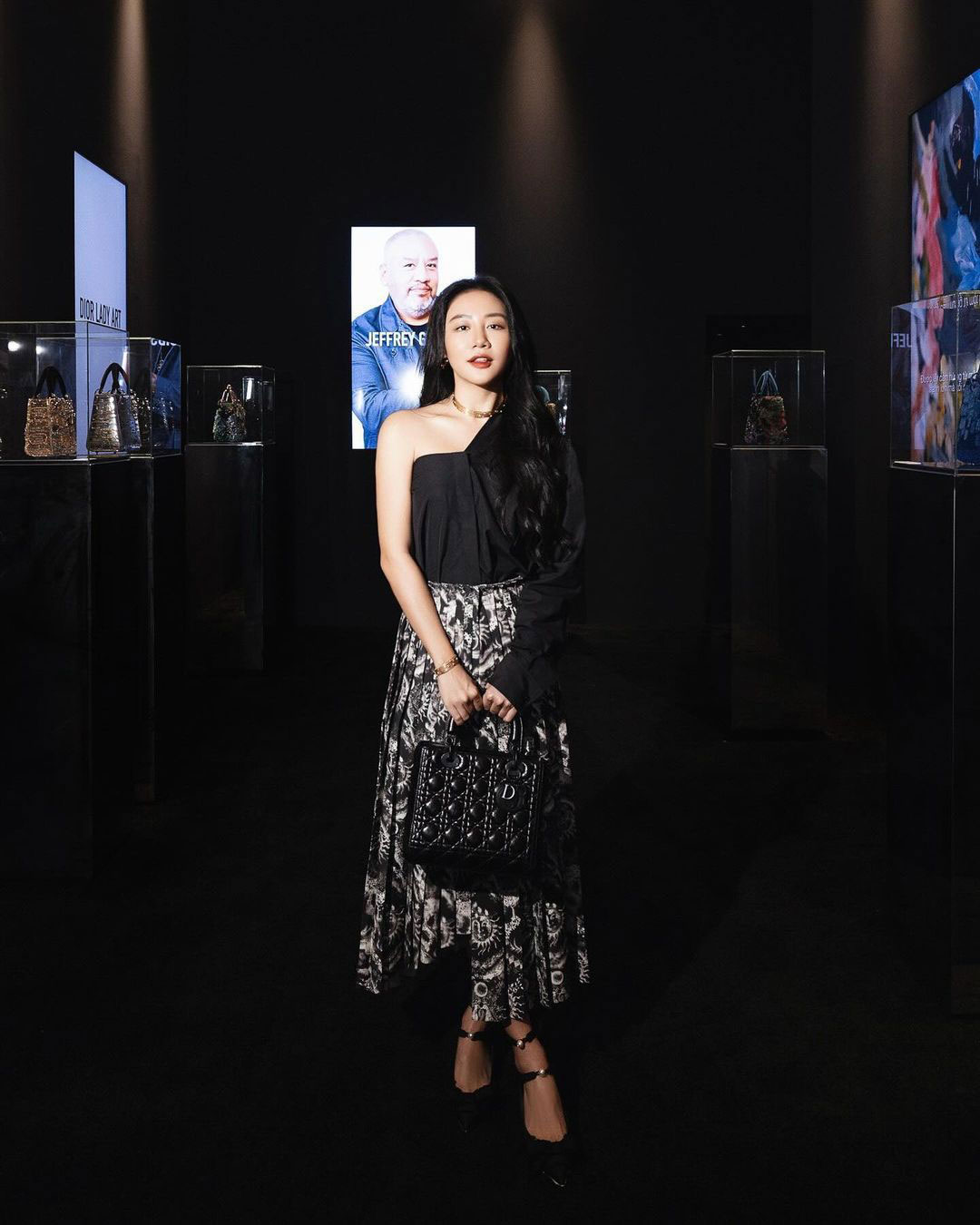 Các nghệ sĩ Việt hào hứng check-in triển lãm Lady Dior House