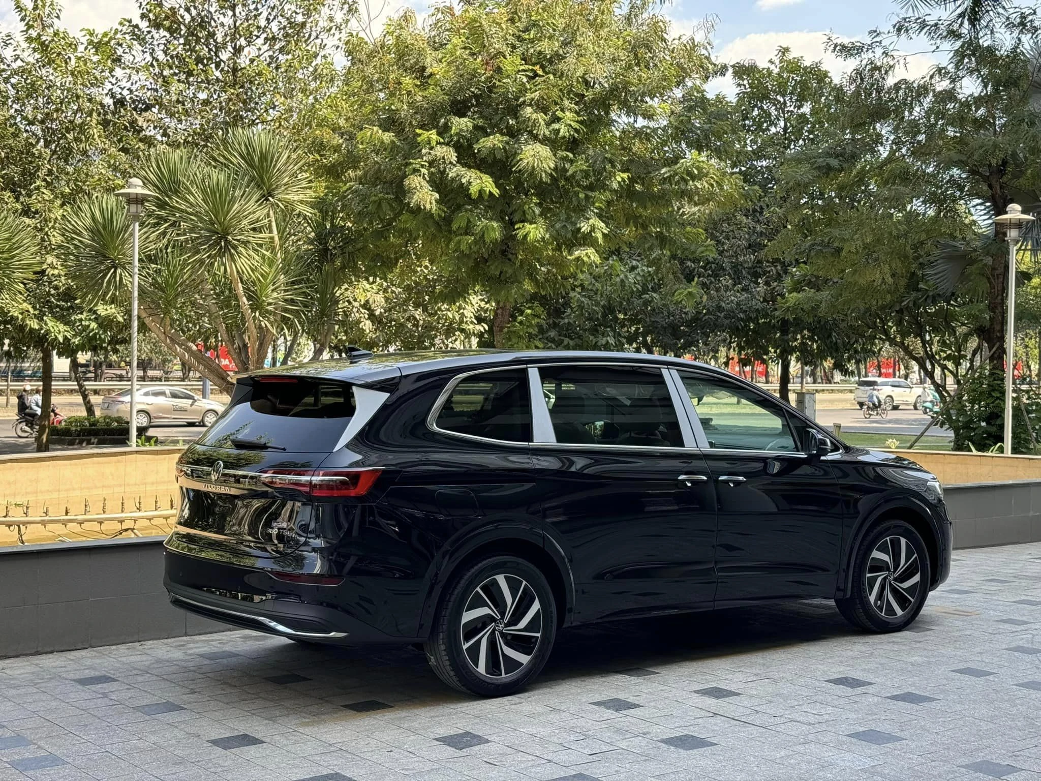 Nhập từ Trung Quốc, Volkswagen Viloran thành 'hiện tượng' tại Việt Nam