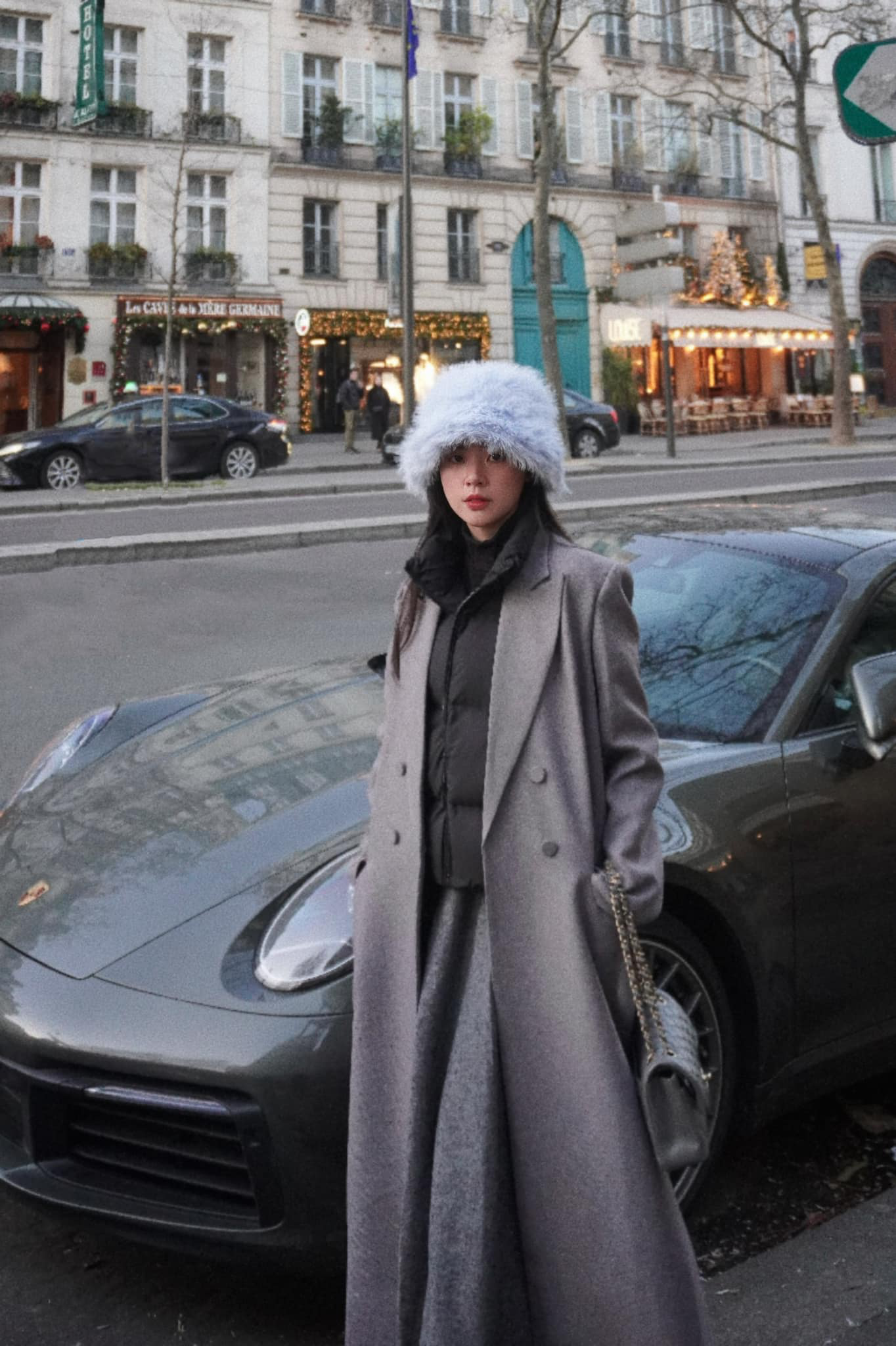 Nữ giảng viên đi xe Porsche xách túi Hermes, cuộc sống sang chảnh tựa “phú bà”: Tình duyên bí ẩn!