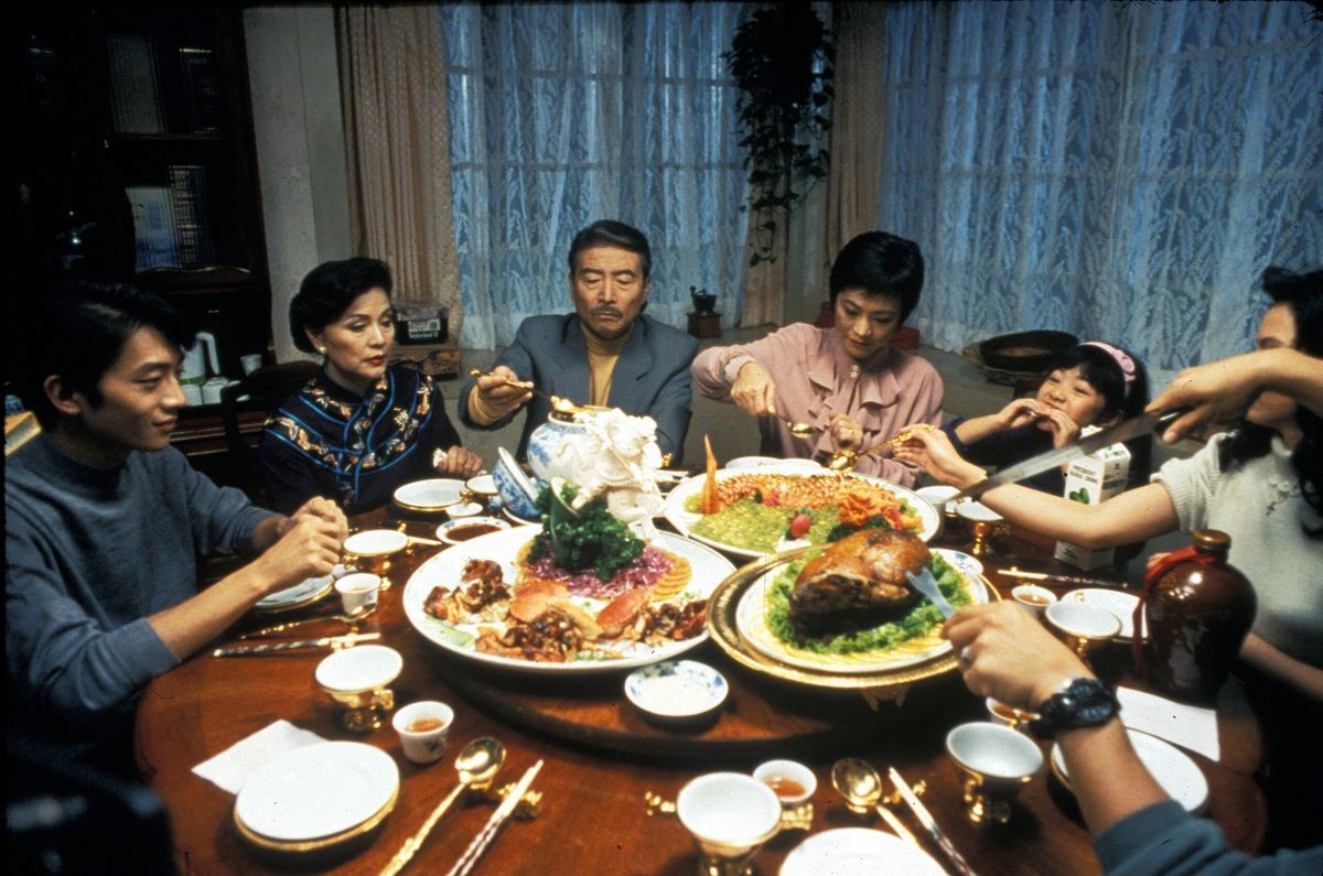 8 gợi ý phim ẩm thực nếu bạn mê đắm “Muôn vị nhân gian” của Trần Anh Hùng
