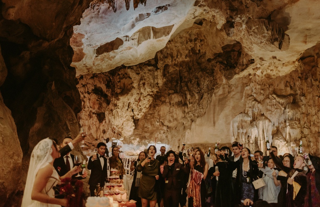 Đám cưới trong hang động