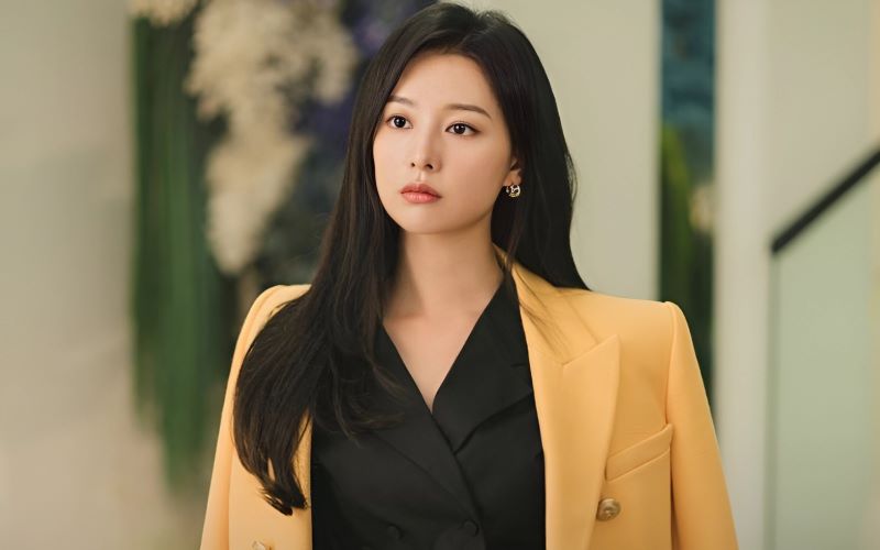 Bí mật đằng sau vẻ đẹp sang chảnh của "ái nữ tài phiệt" Kim Ji Won.
