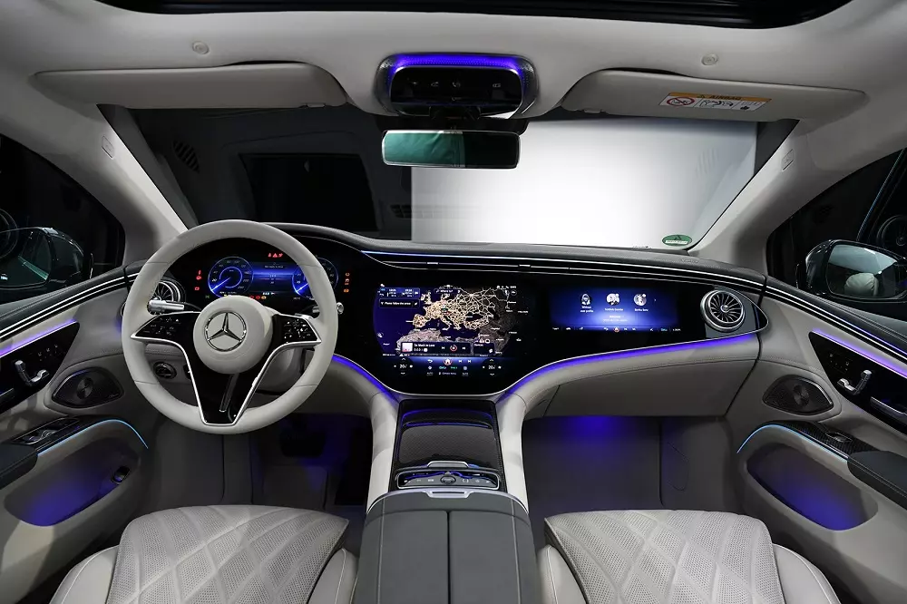 Ra mắt Mercedes-Benz EQS 2025 với thiết kế giống xe xăng hơn, phạm vi di chuyển tăng 82 km