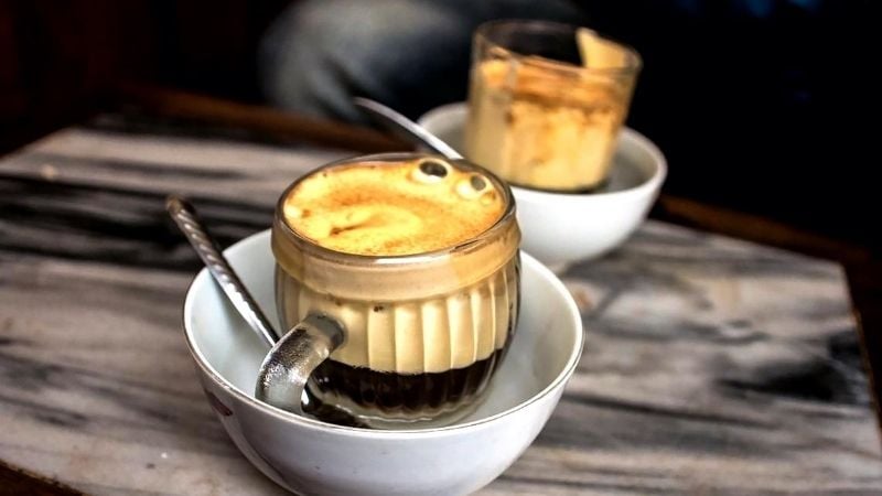 Michelin Guide gọi cà phê sữa đá là “viên ngọc”