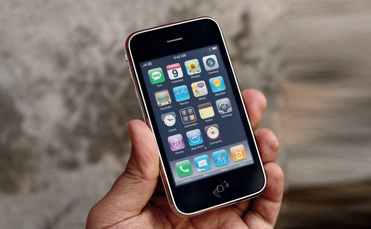 Giật minh chiếc iPhone thế hệ đầu tiên gần cả tỷ đồng