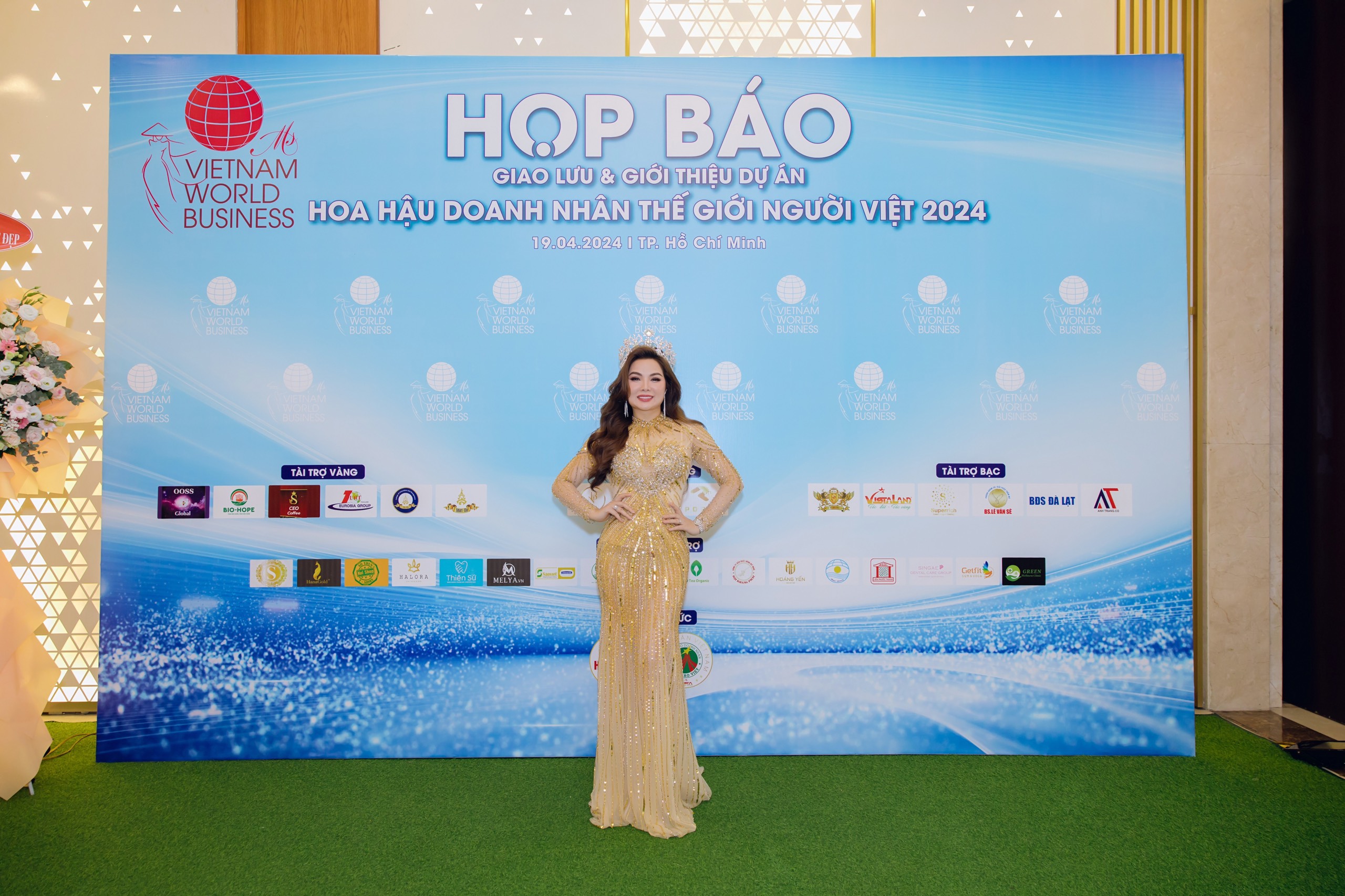 Hoa hậu Ngọc Trang khoe sắc ngày càng rạng rỡ