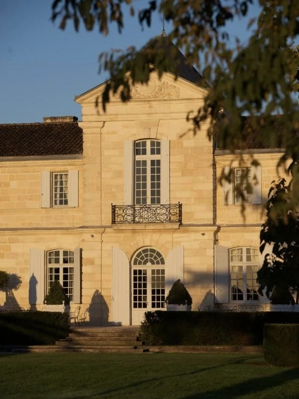 7 khách sạn lâu đài ở Pháp cạnh vườn nho