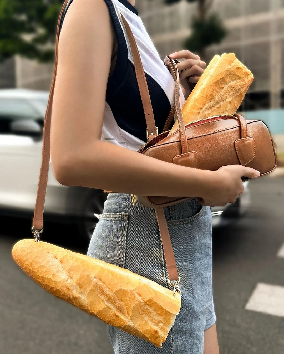 Từ ổ bánh mì đến túi xách hơn 1.000 USD