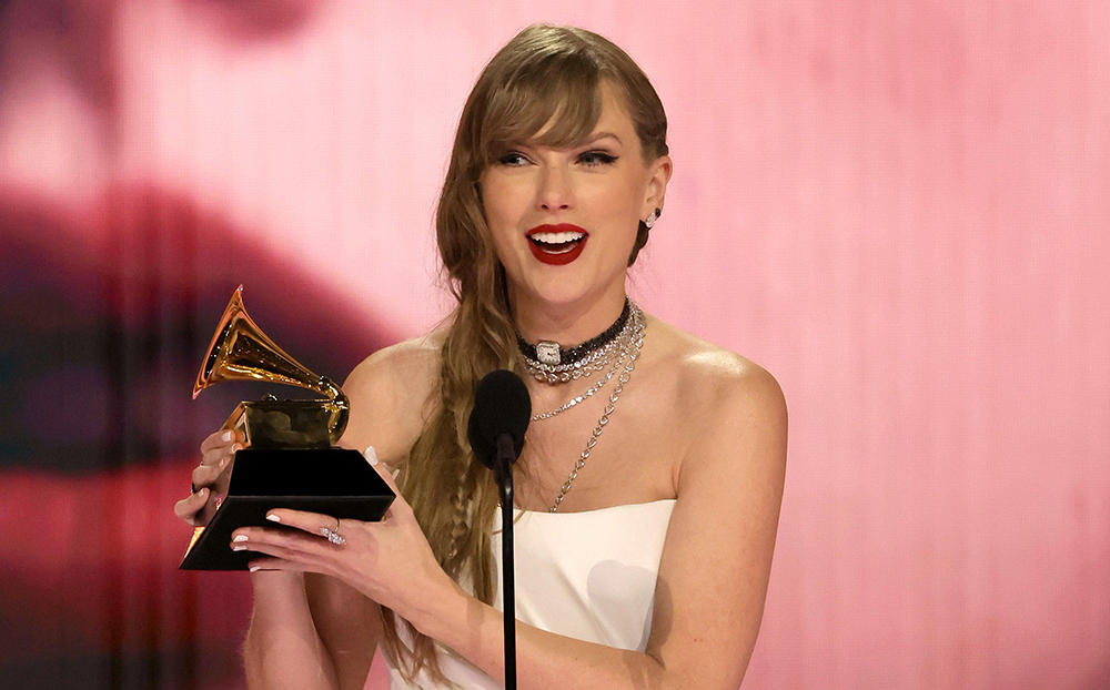 Taylor Swift trở thành tỉ phú chỉ bằng việc viết nhạc và biểu diễn