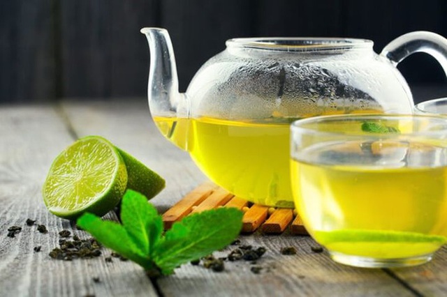 Bác sĩ Nhật Bản gợi ý kết hợp trà xanh và chanh để giảm cân